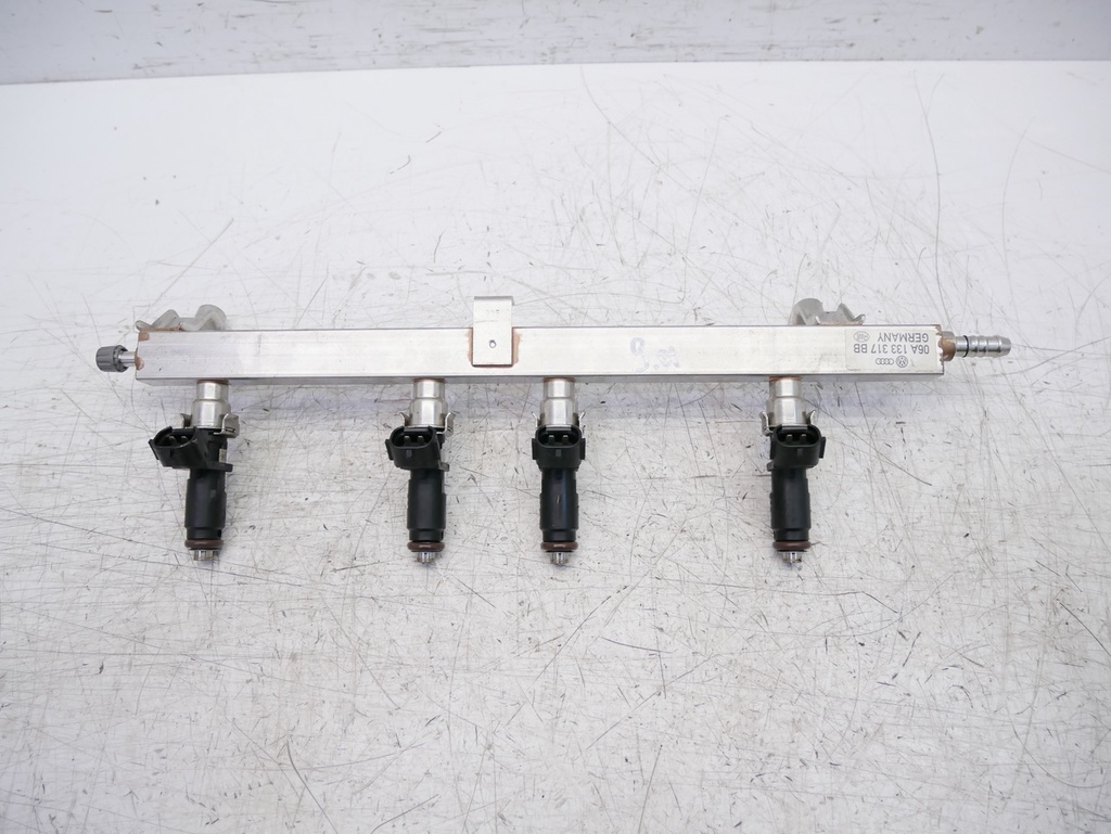 [MTD-407975] Rampa de inyectores VW Audi Skoda 1.6 Multifuel CMX CMXA 06A133317BB 06A906031CM