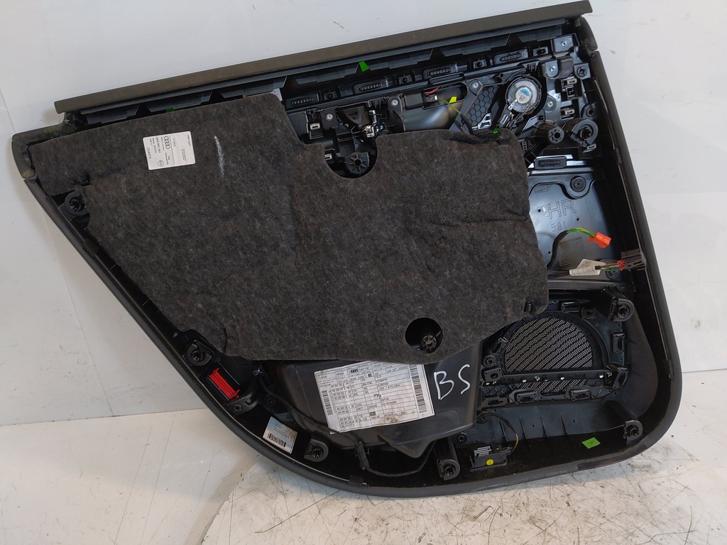 [MTD-527582] Revestimiento interior puerta trasera derecha Audi A6 C8 RS6