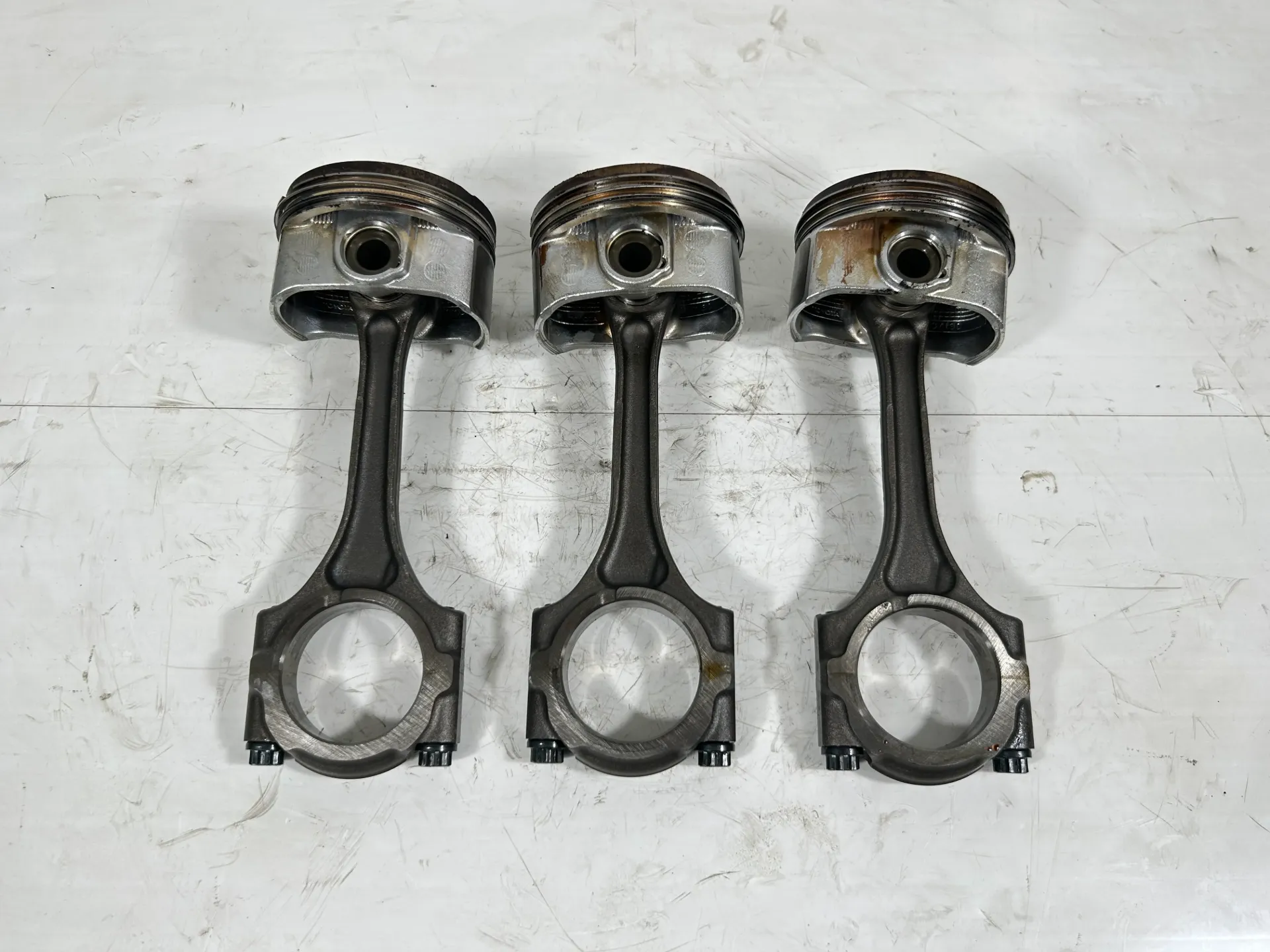 3x Pistón con biela Toyota Auris 1,8 Hybrid 2ZR-FXE