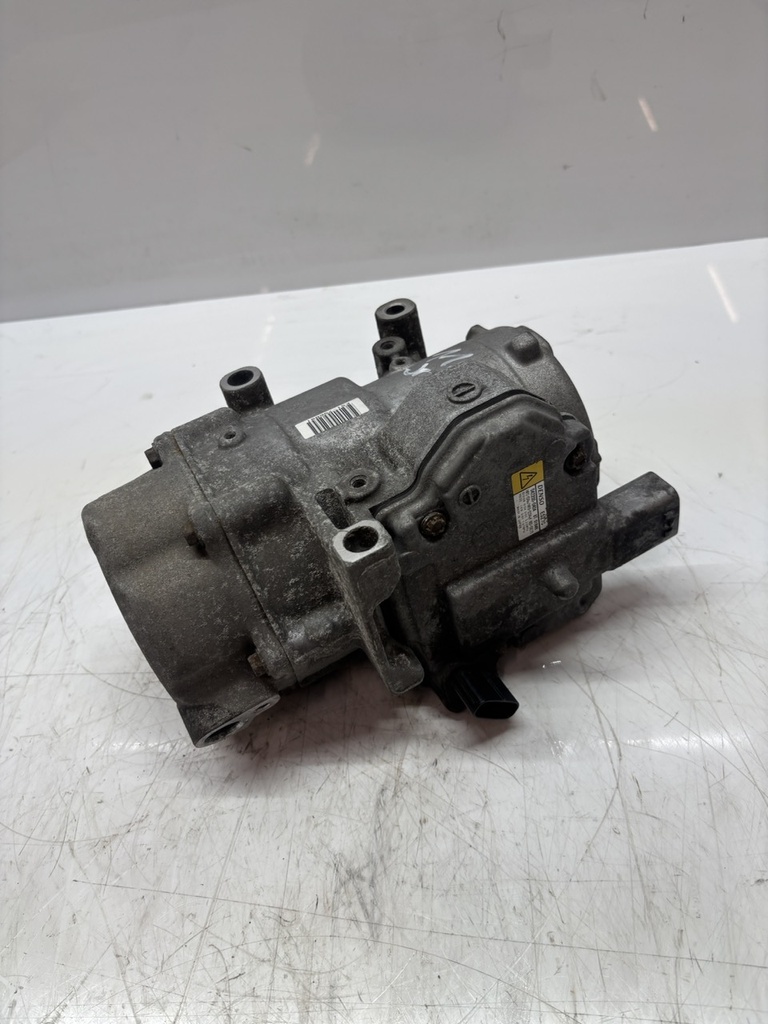 [MTD-497921] Compresor de aire acondicionado Toyota Prius W4 1.8 Hybrid 2ZR-FXE 042200-0404