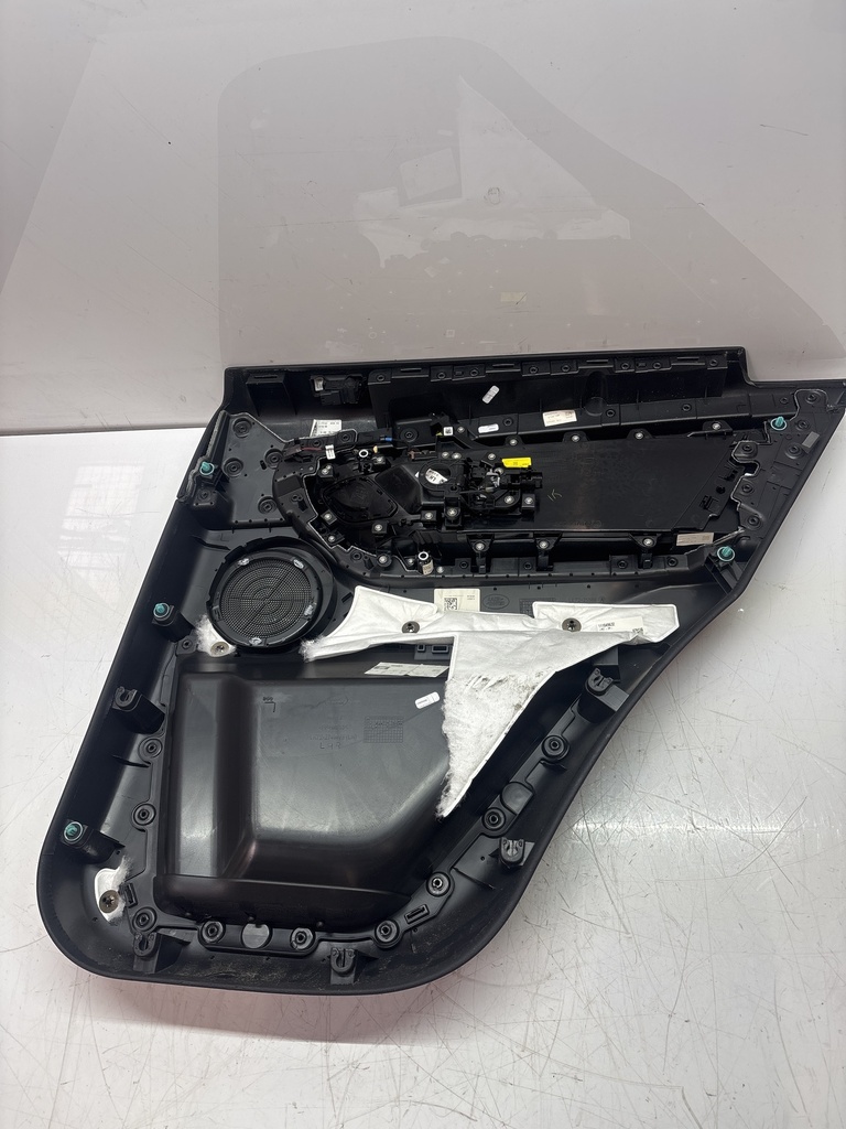 [MTD-500675] Panel de puerta trasera izquierda Land Rover Discovery Sport L550 2.0 204DTY