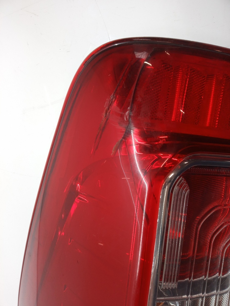 [MTD-501216] Luz trasera Nissan Navara 4x4 D23 2.3 dCi Diesel YS23DDTT 265504KJ0B