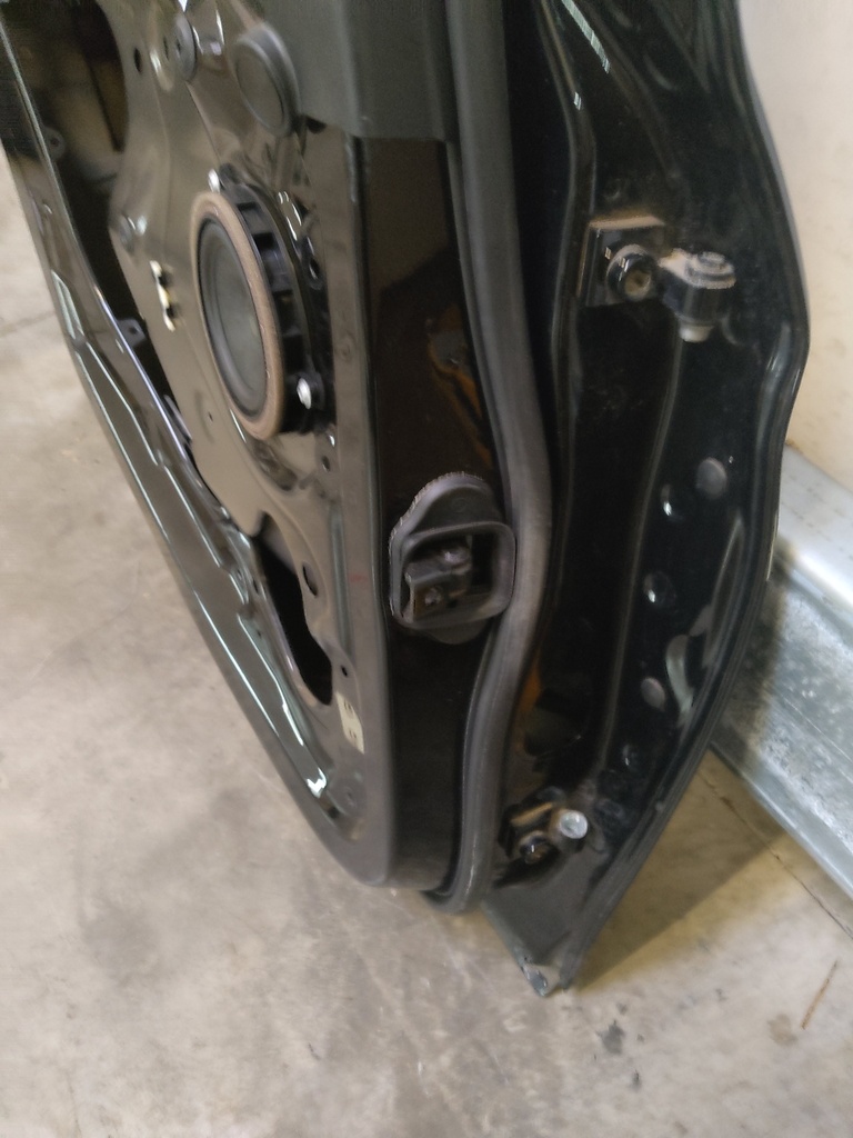 [MTD-503597] Puerta trasera izquierda negro BMW Serie 3 F31 3.0 330d N57D30O1