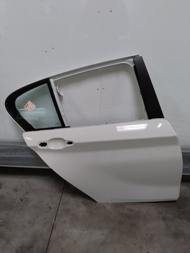 [MTD-505260] Puerta trasera derecha BMW Serie 1 F20 1.5 B37D15A / B37D15U0 41525A2A398 ALPINE BLANCO