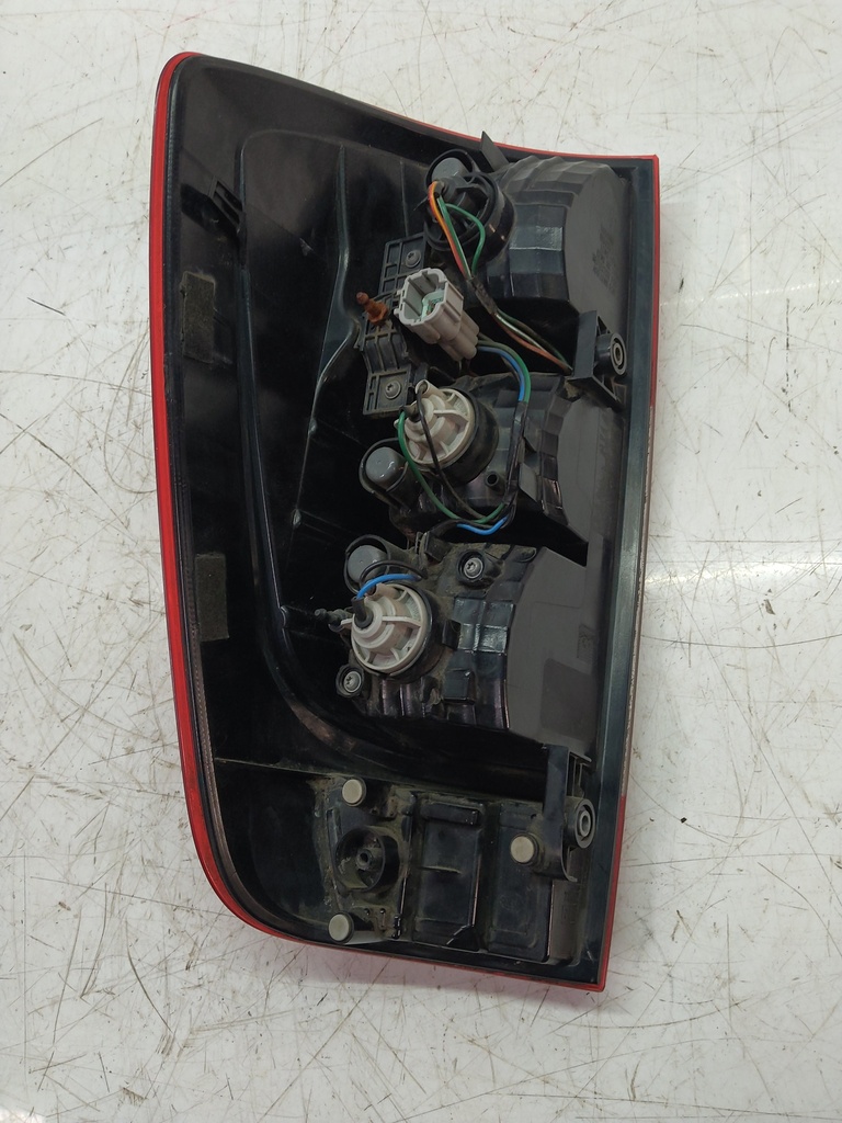 [MTD-512875] Luz trasera NISSAN NAVARA NP300 2.3 dci Diesel YS23DDTT 265504KJ0B