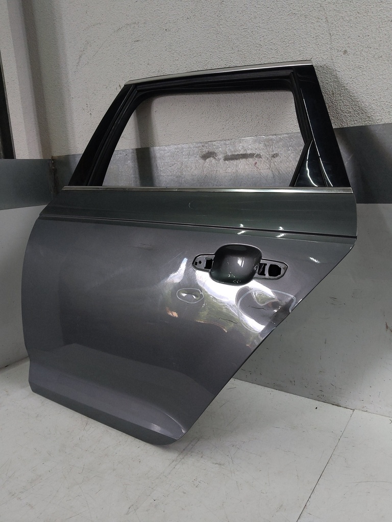 [MTD-520574] Puerta trasera izquierda AUDI A4 B9 8W5 3.0 TDI CRTC 8W9833052B GRIS (X7R)