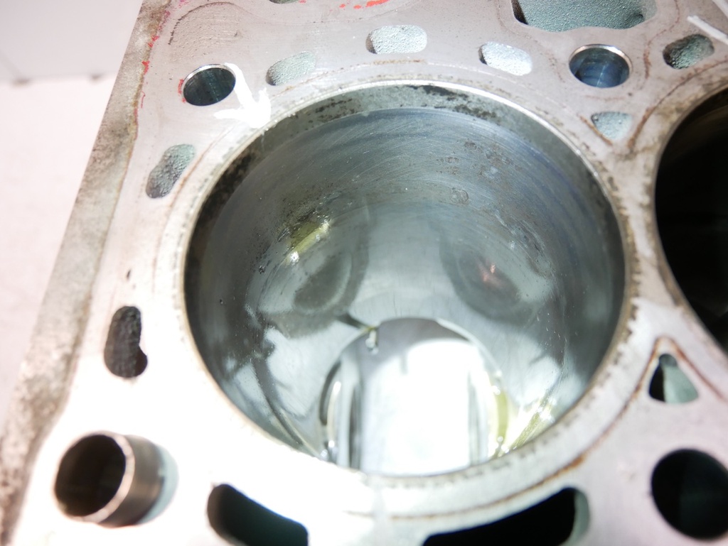 [MTD-434215] Bloque motor BMW F30 320d 2.0 D B47 B47D20A 8513982 Defectuoso