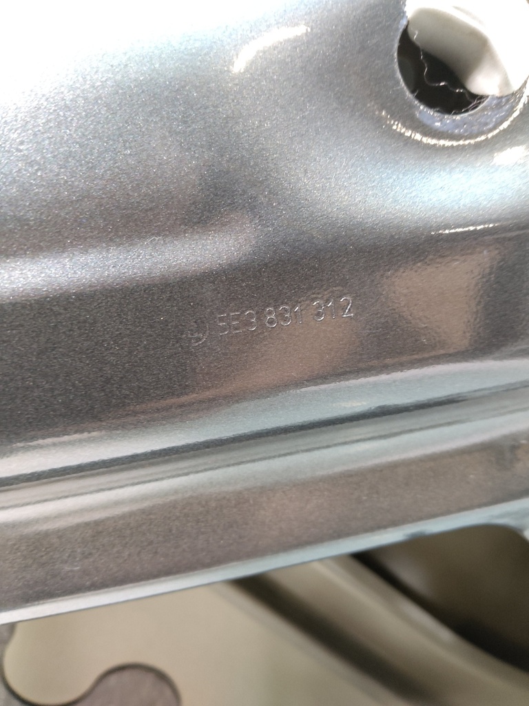 [MTD-527400] Puerta delantera derecha Skoda Octavia 1.5 TSI
