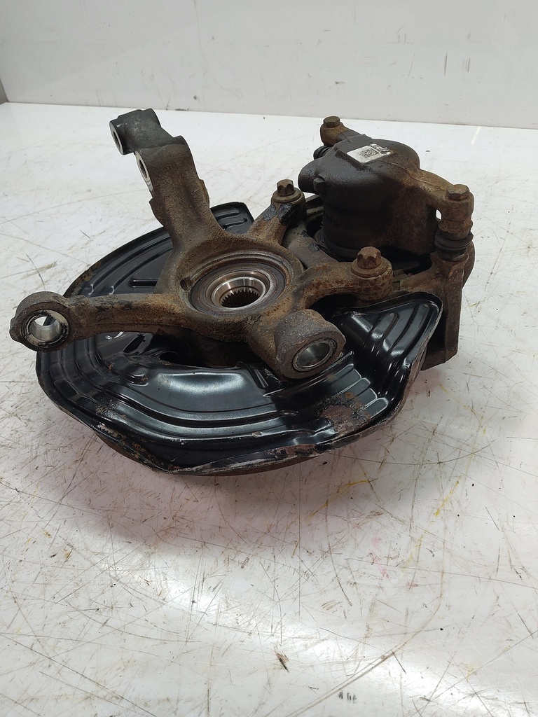 [MTD-513437] Cubo de rueda delantera izquierda Mercedes Clase A W176 M270.910