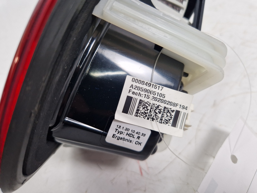 [MTD-498729] Luz trasera derecha Mercedes Clase C W205 C300 AMG