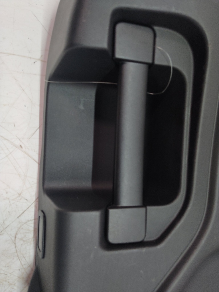 [MTD-510841] Embellecedor del portón trasero Land Rover Discovery Sport L550 2019