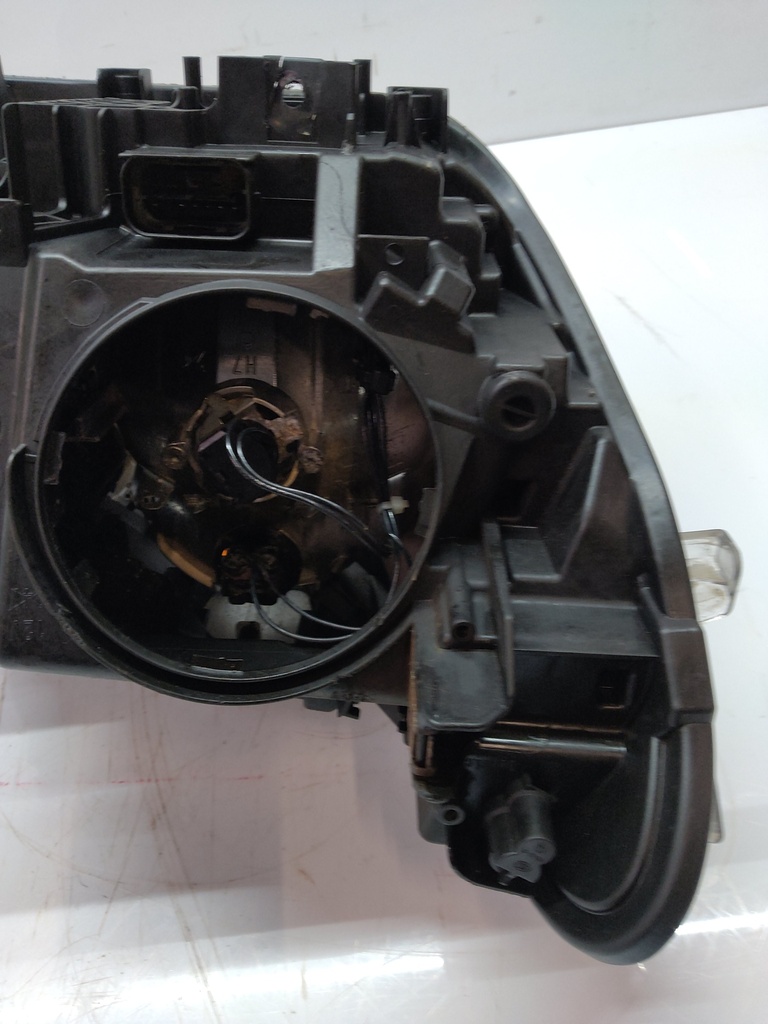 [MTD-501649] Faro delantero izquierdo BMW Serie 1 F20 2.0 116d N47D20C N47 N47D20K1 63117229685