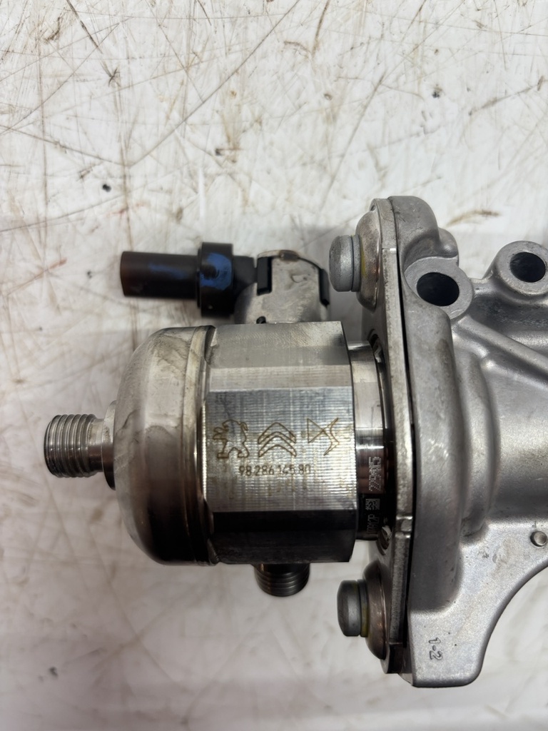 [MTD-515014] Bomba de combustible Peugeot 3008 II 1.6 Hybrid4 5GB EP6FADTXHP 5G06 9828614580