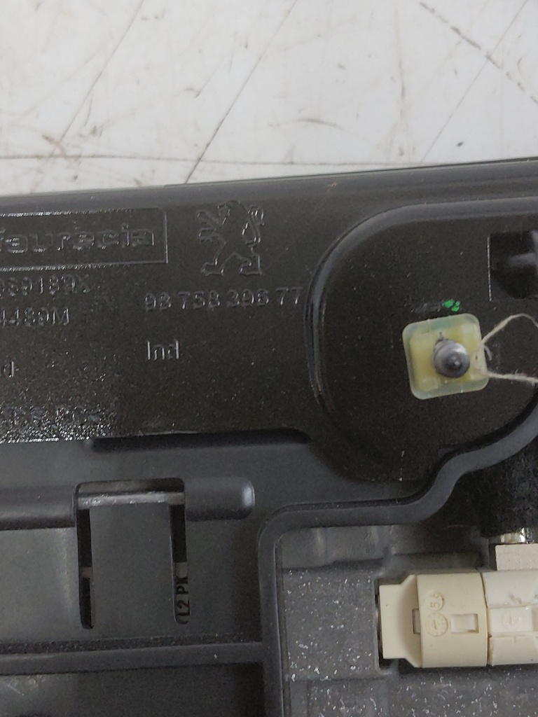 [MTD-527376] Pantalla de infoentretenimiento Peugeot 208