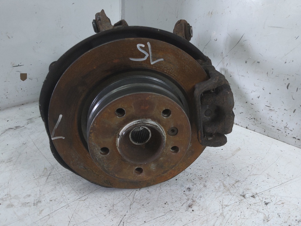 [MTD-527315] Mangueta de suspensión izquierda BMW Serie 1 (E87)