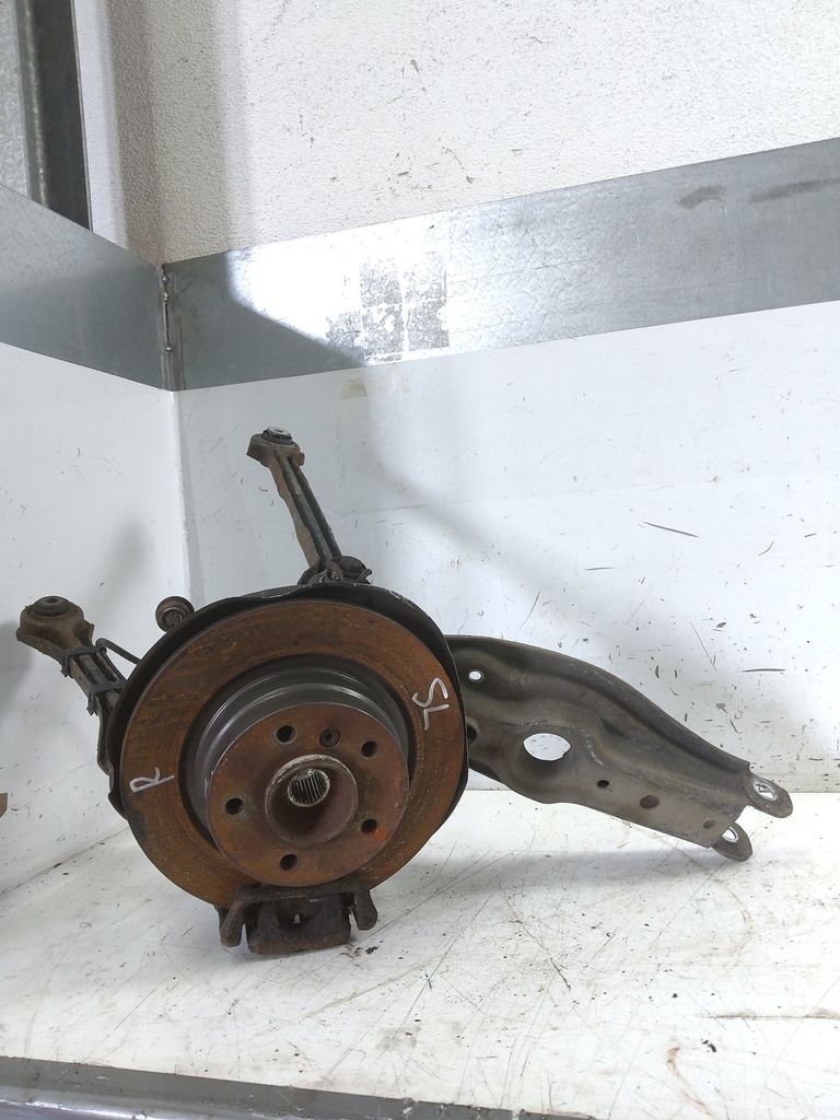 [MTD-527320] Pinza de freno derecha y buje de rueda BMW Serie 1 E87