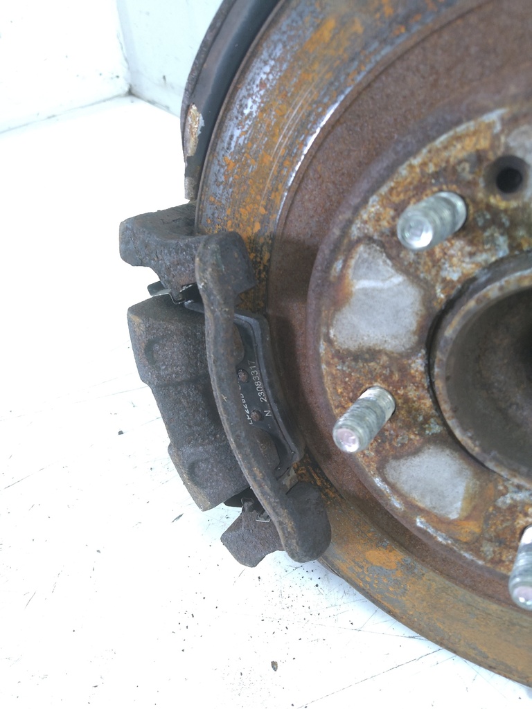 [MTD-527324] Buje de rueda izquierdo Hyundai i40