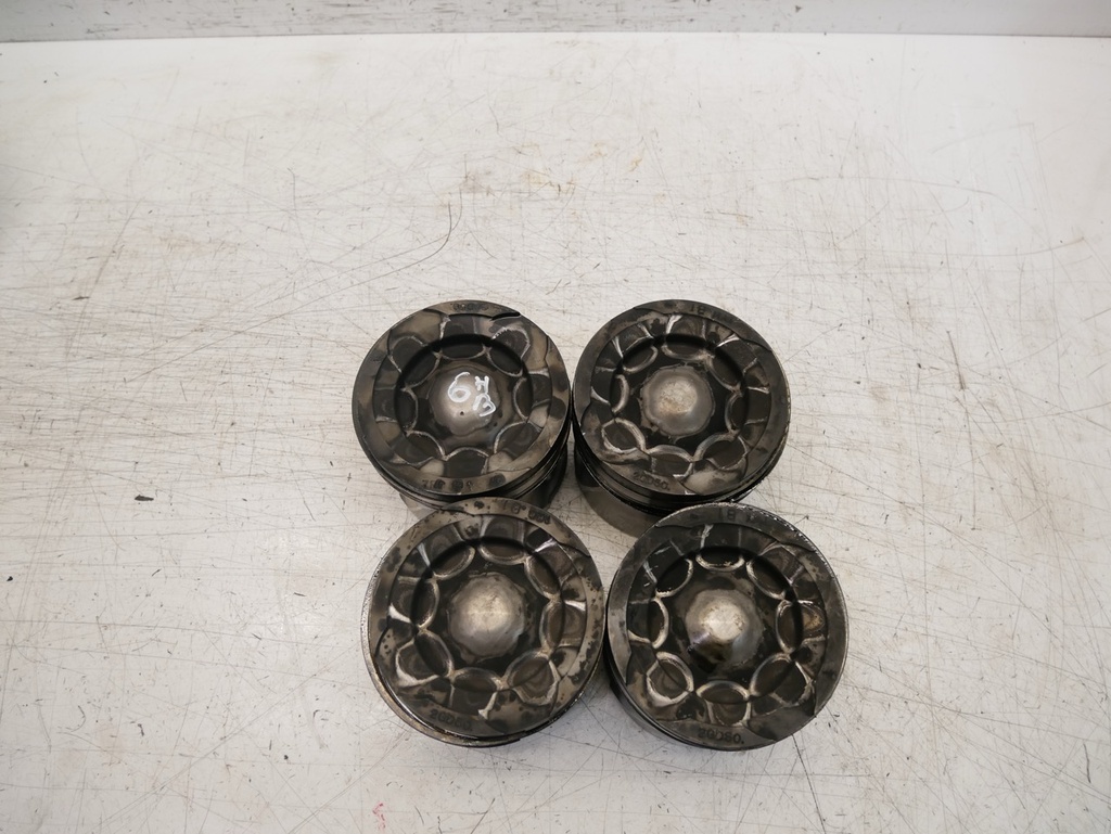 [MTD-454106] 4x Pistones para Toyota Hilux MK8 2.4 D 4WD 2GD-FTV