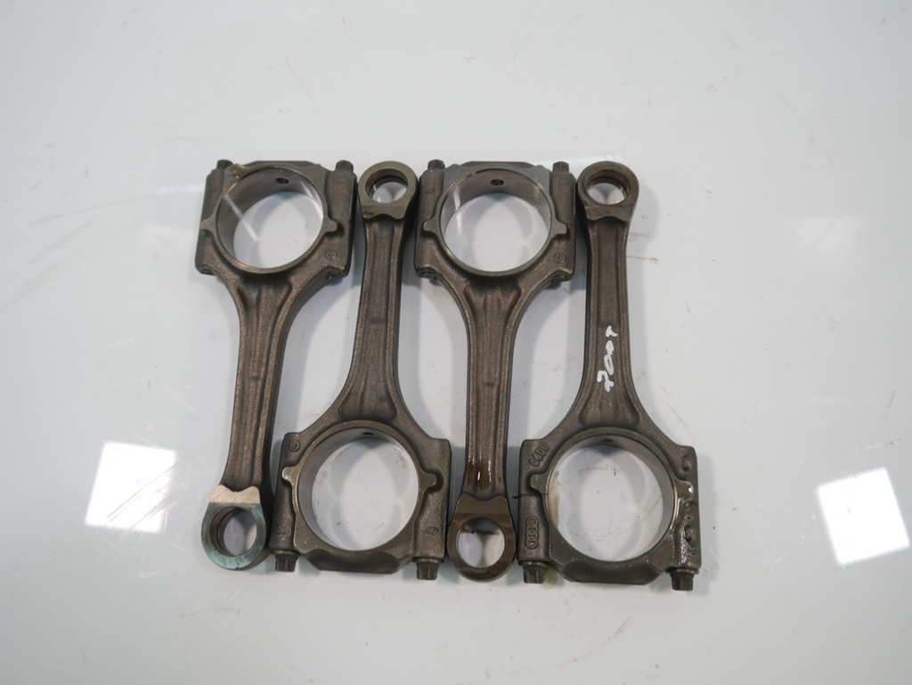 [MTD-487689] 4x Biela Audi A4 B7 S4 2.0 TFSI quattro BWE 06DD