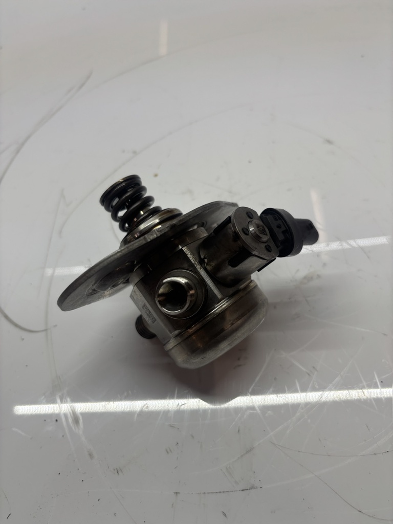 [MTD-487981] Bomba de combustible BMW Serie 7 G11 G12 4.4 V8 gasolina 750i N63B44C N63 8643464