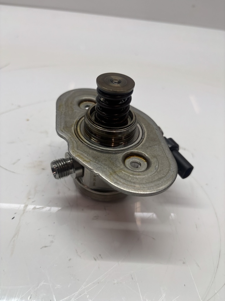 [MTD-487979] Bomba de combustible BMW Serie 7 G11 G12 4.4 V8 gasolina 750i N63B44C N63 8601015