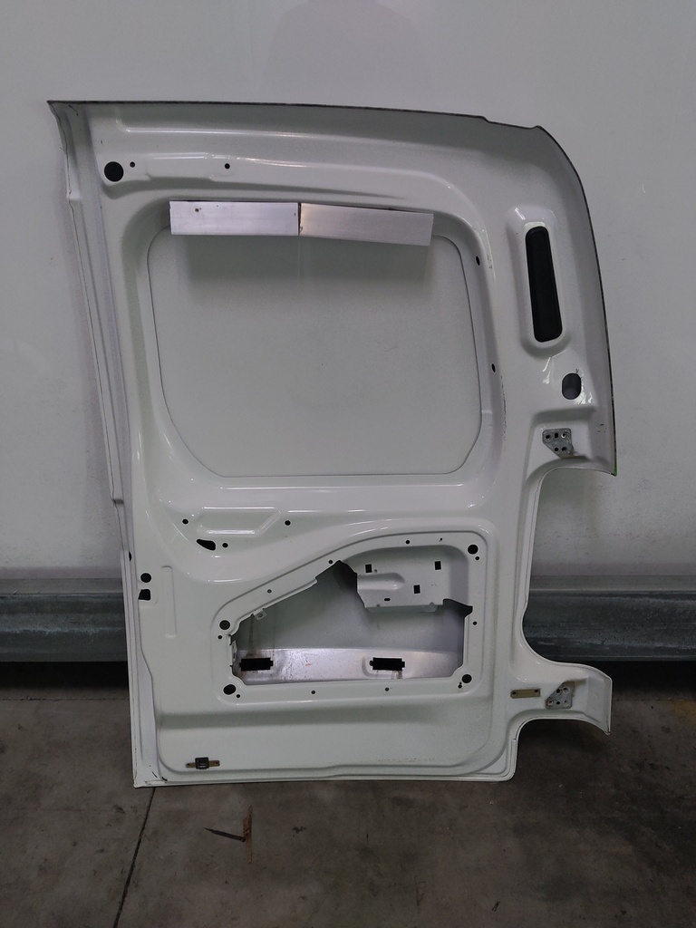 [MTD-504720] Puerta trasera derecha Opel Combo 1.5 CDTI D15DT