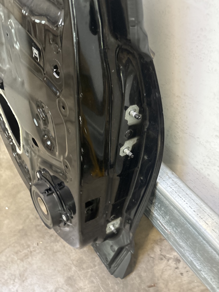 [MTD-507914] Puerta trasera izquierda negra Renault Clio VI BH 0.9 TCe H4B400