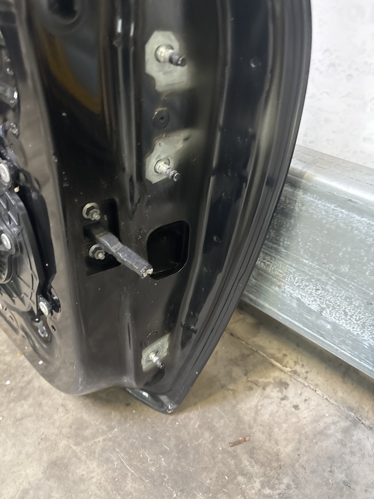 [MTD-507867] Puerta delantera izquierda negra Renault Clio VI BH 0.9 TCe H4B400