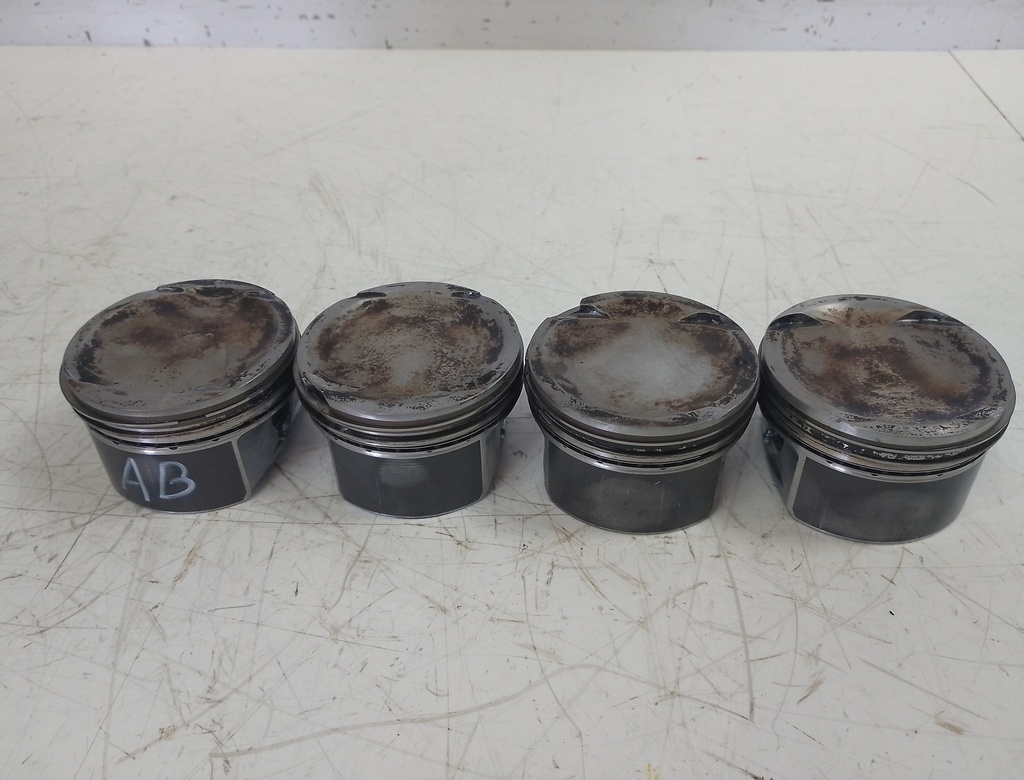 [MTD-512553] 4x pistones Mercedes SLK R171 1.8 Compresor M271.944 271.944 M271 82L86