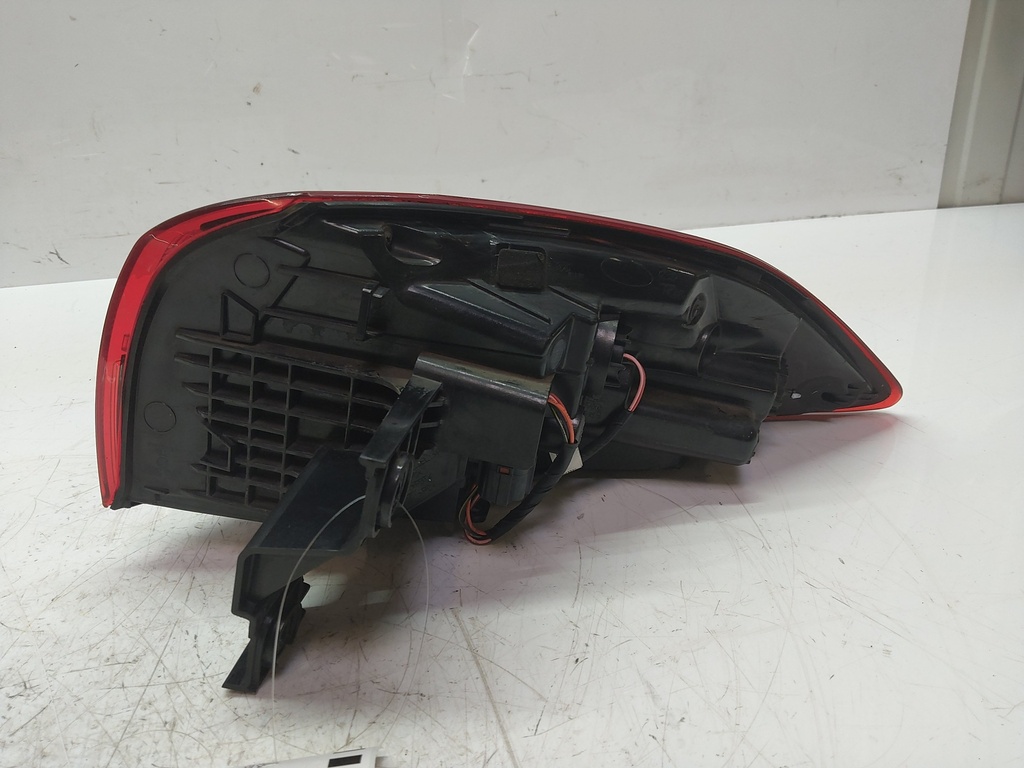 [MTD-519557] Luz trasera izquierda Hyundai Tucson 1.6 CRDI Hybrid D4FE 92401-D7600