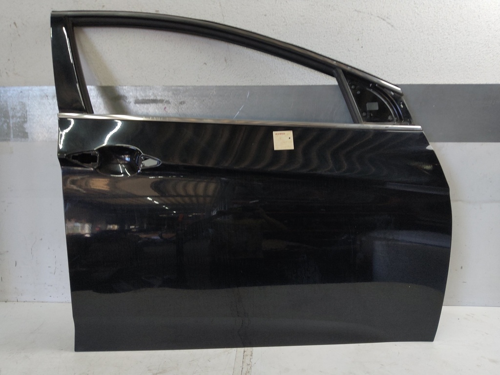 [MTD-522575] Puerta delantera derecha Hyundai i40 2016 D4FD 1.7 Phantom Black Pearl