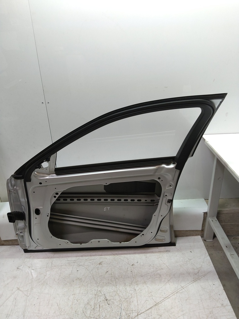 [MTD-530612] Puerta delantera derecha Mercedes Clase E W212 2.2 E 250 CDI OM651.924 2011