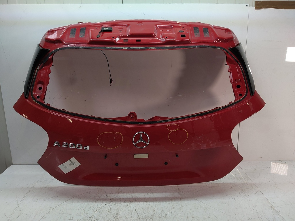 [MTD-514053] Portón trasero Jupiter rojo 589 Mercedes Clase A W176 A 200 d 651.930