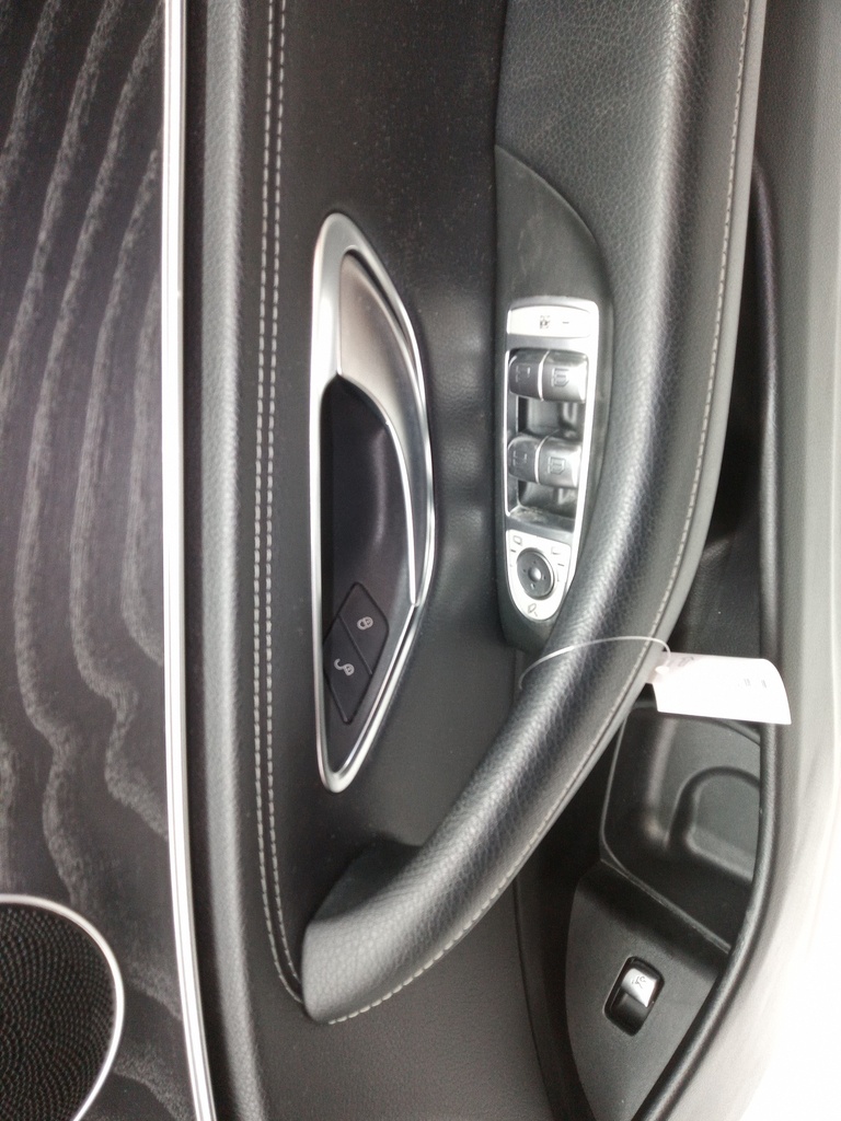 [MTD-501209] Revestimiento de puerta Mercedes E220 W212 2.0 CDI OM654.920