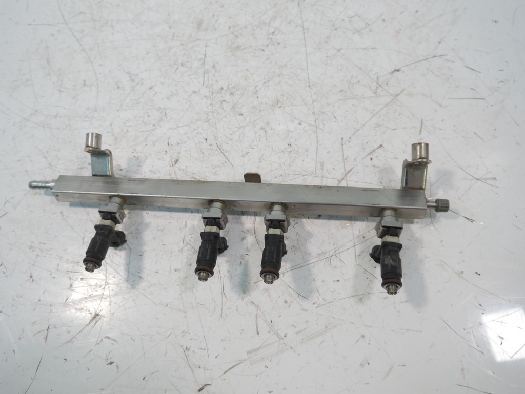 [MTD-486431] Colector de inyección Audi A3 8P VW Golf Skoda Octavia 1.6 CCSA CCS 06A133317BB