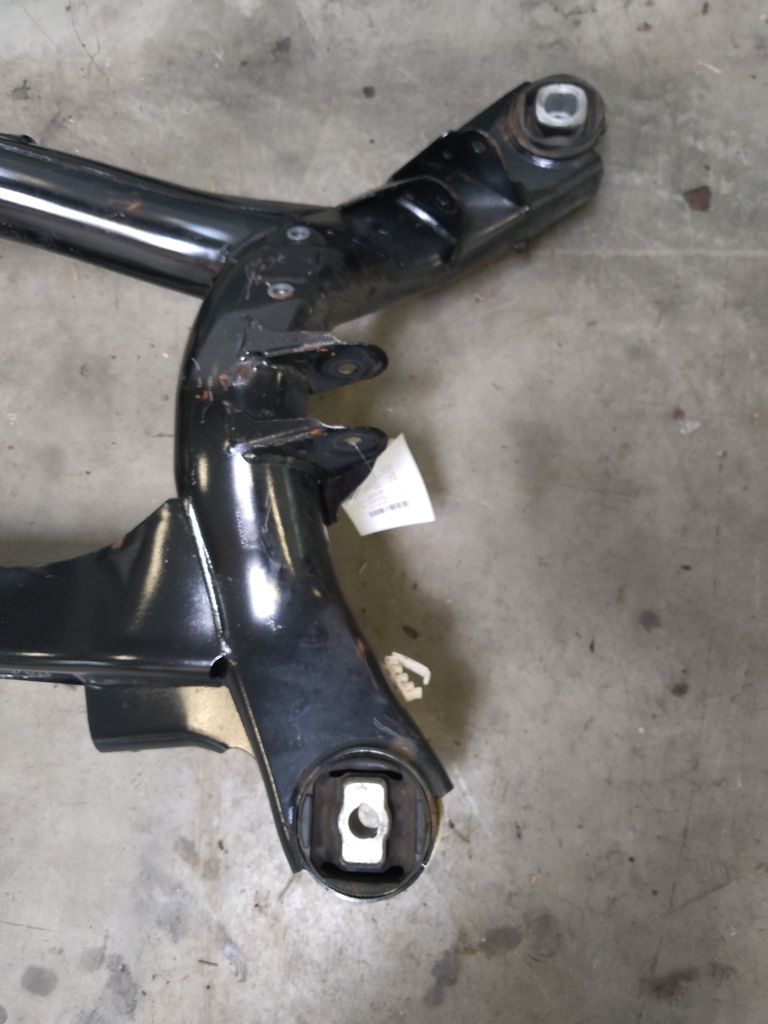 [MTD-526881] Travesaño del eje BMW Serie 1 F20