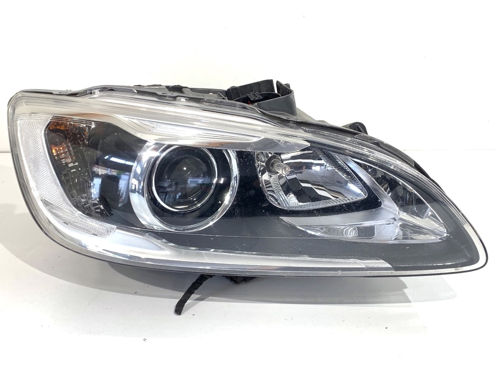 [STARK-916695] Faro delantero derecho VOLVO V60 I (155, 157) 2010-2018