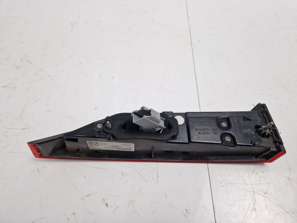 [MTD-497185] Luz trasera Volvo V60 MK2 Cross Country 227 2.0 B4 Mild-Hybrid 32228903