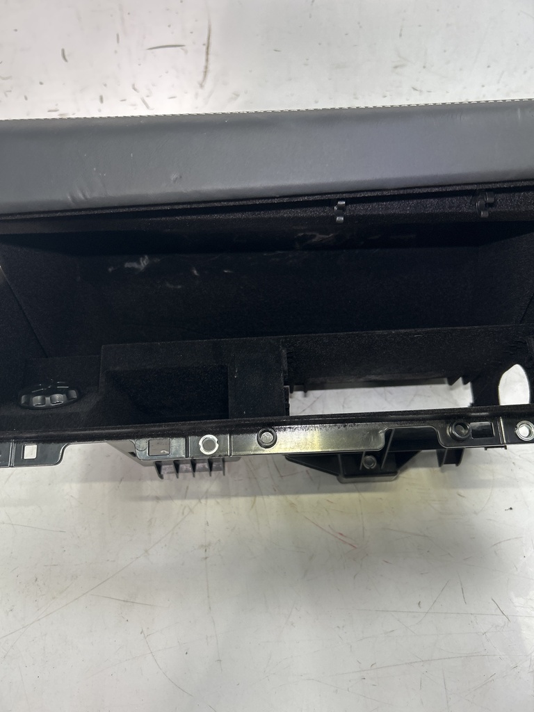 [MTD-499109] Guantera salpicadero Porsche Panamera 971 2.9 V6 CSZ CSZB 971857558A