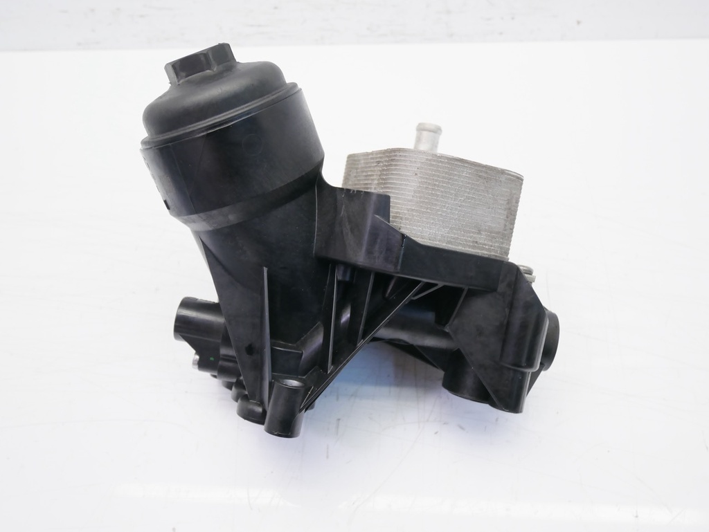 [MTD-427410] Carcasa del filtro de aceite Audi A4, A5, A6, A7, Q5 2.0 TDI 150 kW 204 CV 05L115389AB