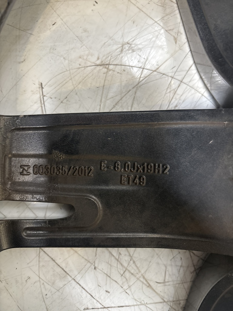 [MTD-517610] Llanta de aleación 19 pulgadas Audi A3 S3 8VS 2.0 CJXC CJX