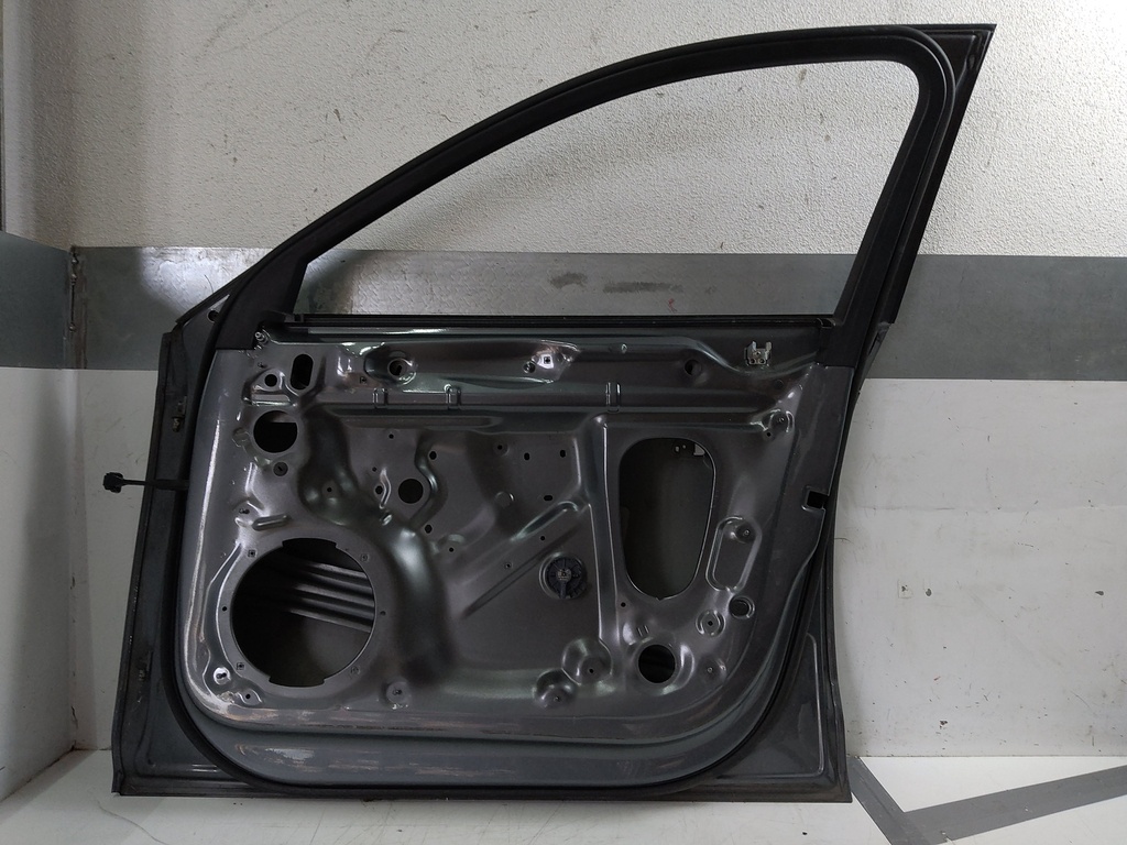 [MTD-526650] Puerta delantera derecha para Audi A4 B9 Avant