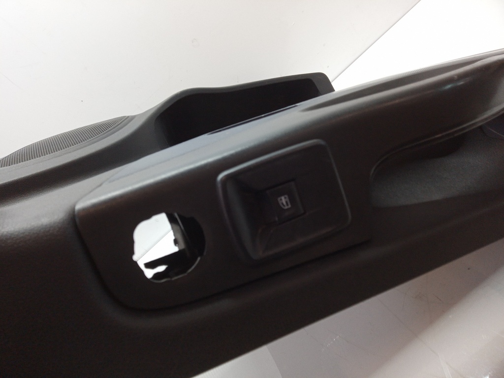 [MTD-501148] Panel de puerta delantera izquierda Opel Vivaro 1.6 CDTI R9M452 R9M450 809012491R