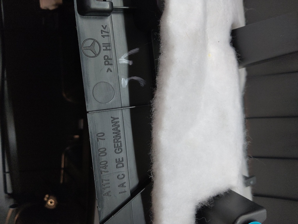 [MTD-505385] Embellecedor del portón trasero Mercedes CLA X117 651.930 A1177400070