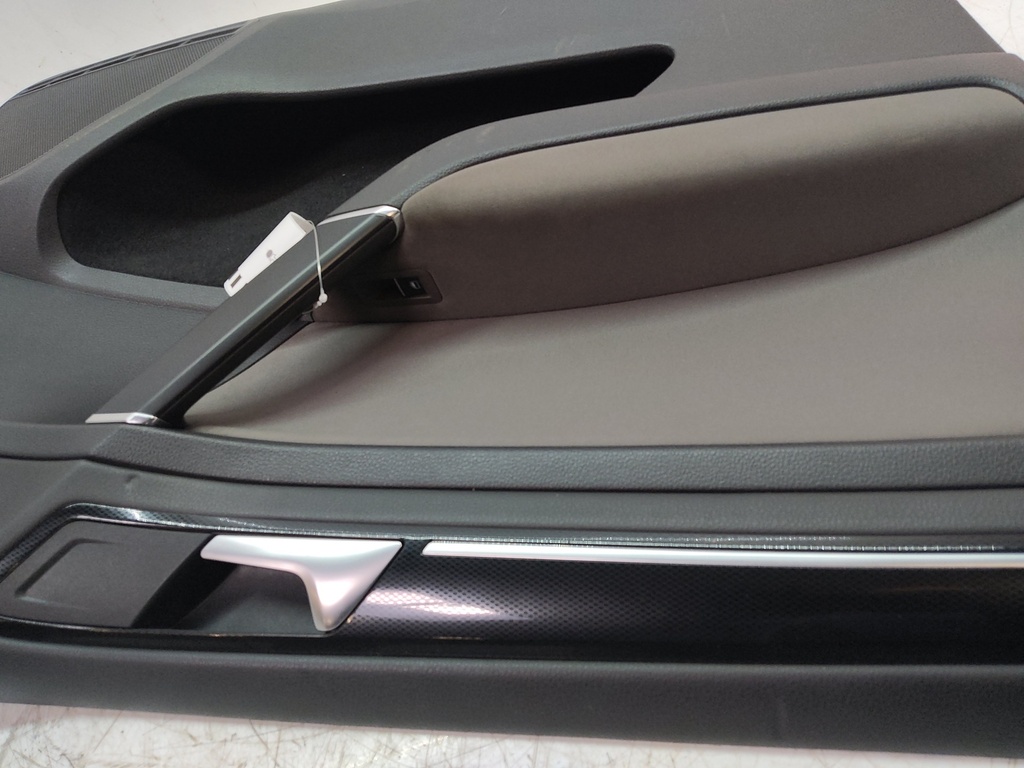 [MTD-514060] Panel de puerta delantera izquierda VW Golf VII 5G1 2.0 TDI CRBC CRB 5G4868079B