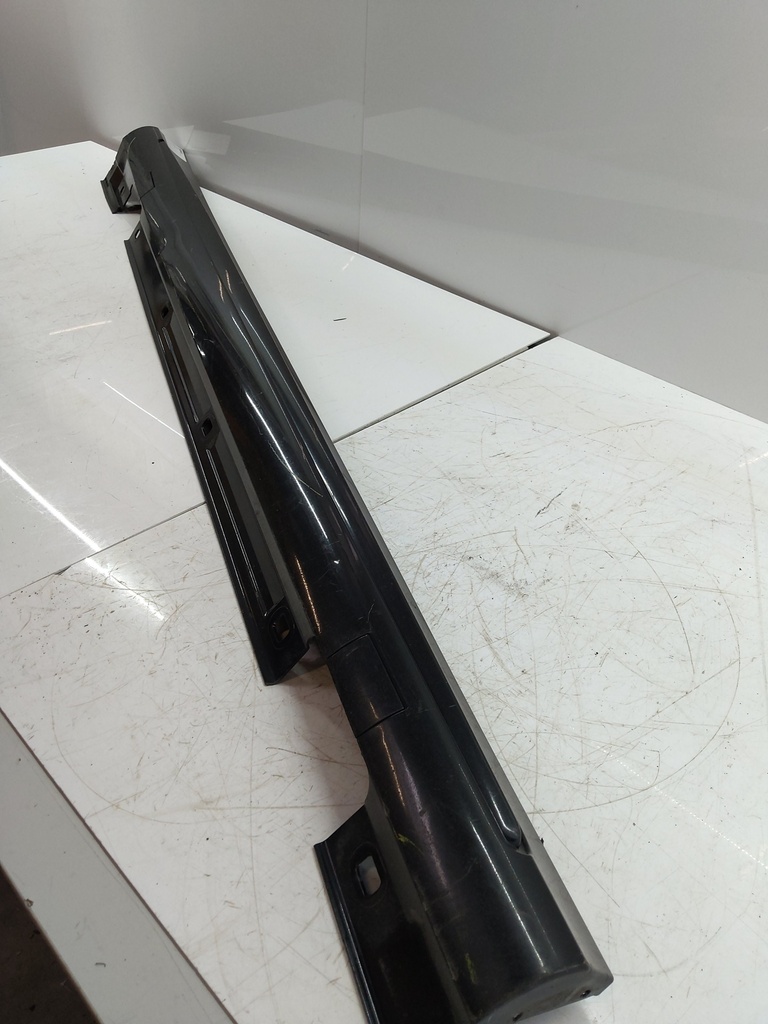 [MTD-523207] Revestimiento lateral inferior derecho Mercedes Clase A W176 2016 M270.910 1.6