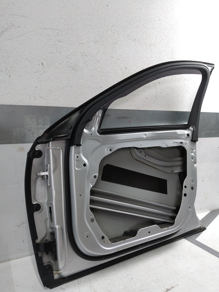 [MTD-526585] Puerta delantera derecha Mercedes Clase E W213