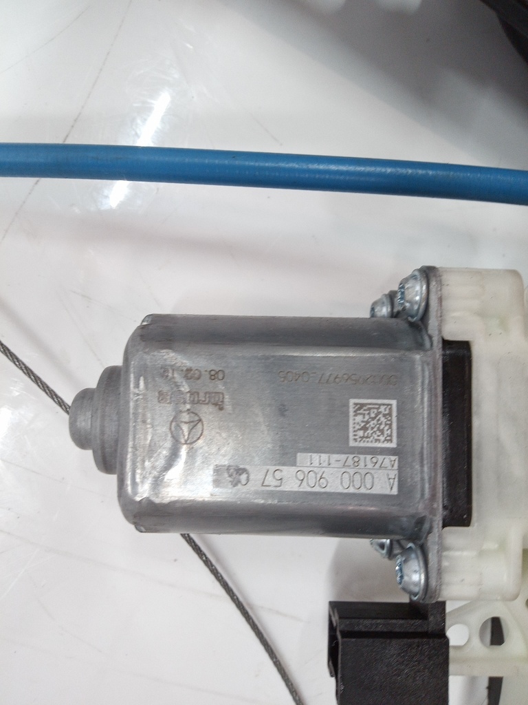 [MTD-501117] Motor del elevalunas delantero derecho Mercedes E220 W212 OM654 654.920