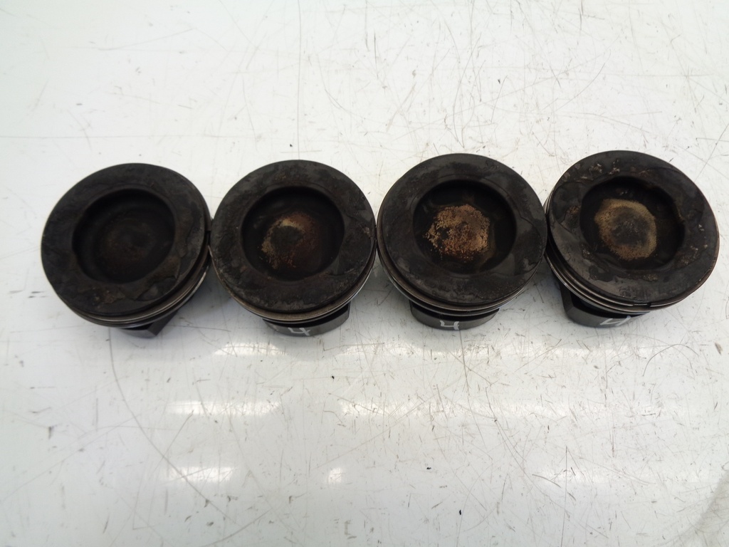 [MTD-390930] 4x pistones Mercedes-Benz Clase A A180 1.5 CDI K9K461 607.951 A6070301900