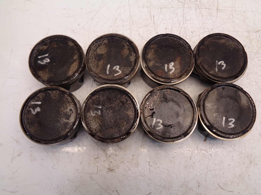 [MTD-391567] 8x Pistones Land Rover Discovery MK3 III 4.4 V8 448PN 4536876